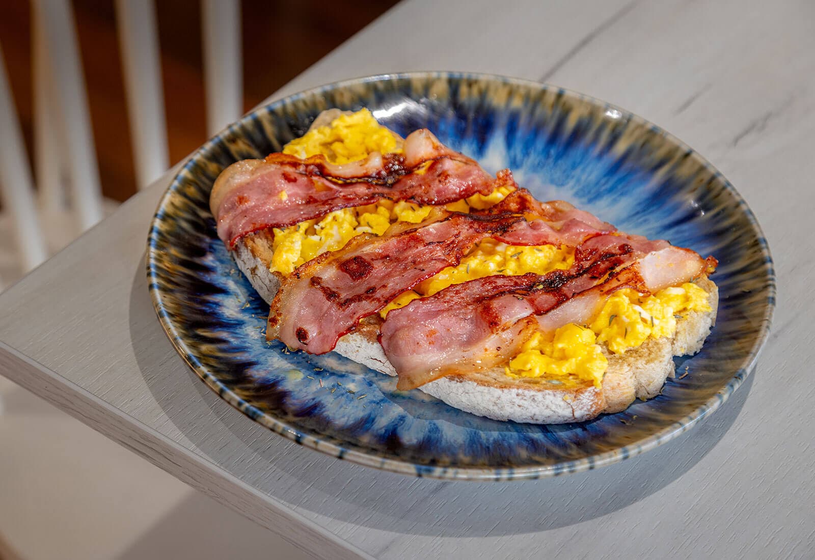 Tosta c/ Ovos mexidos e bacon